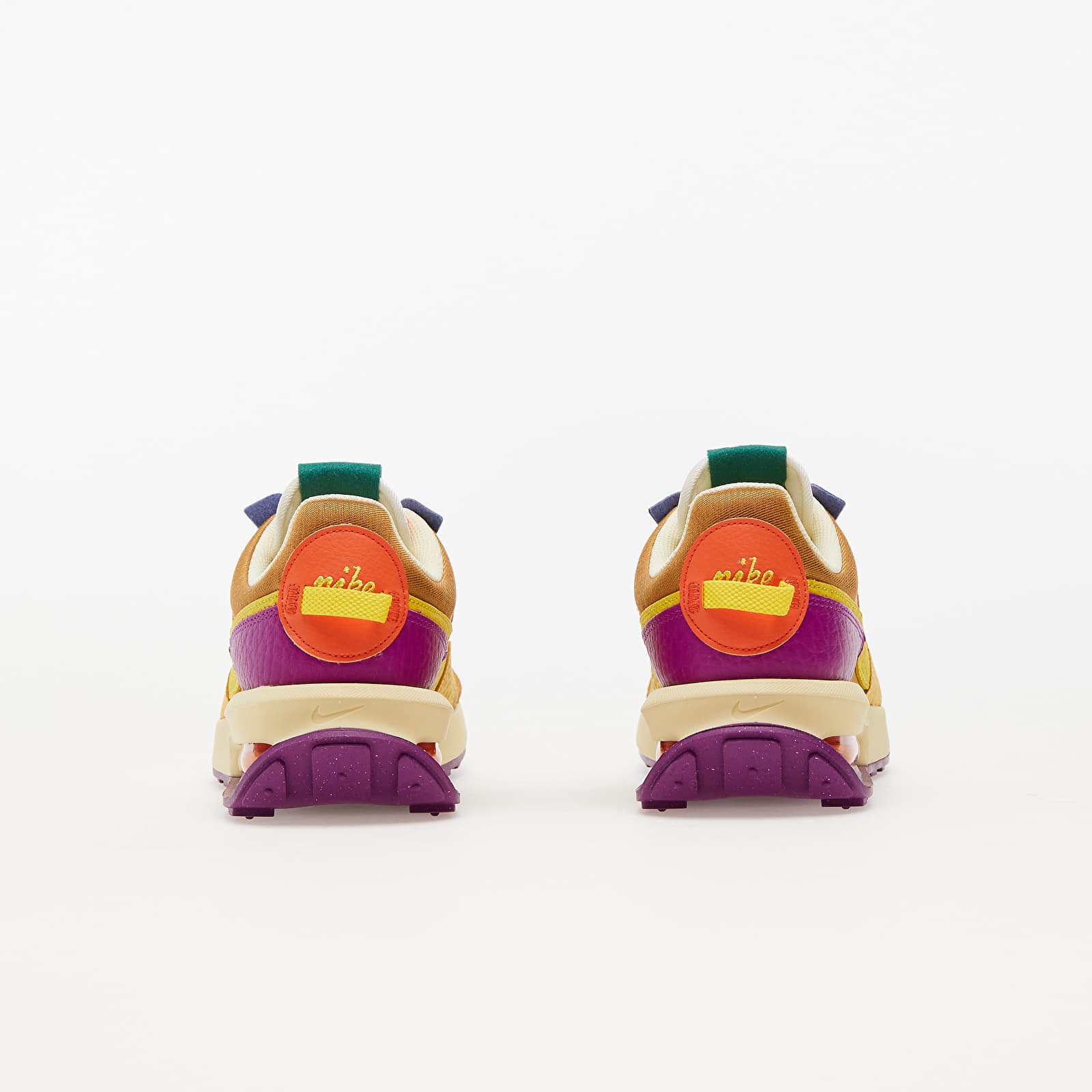 Zapatillas mujer Nike Wmns Air Max Pre-Day Wheat/ Yellow Strike-Red Plum-Orange