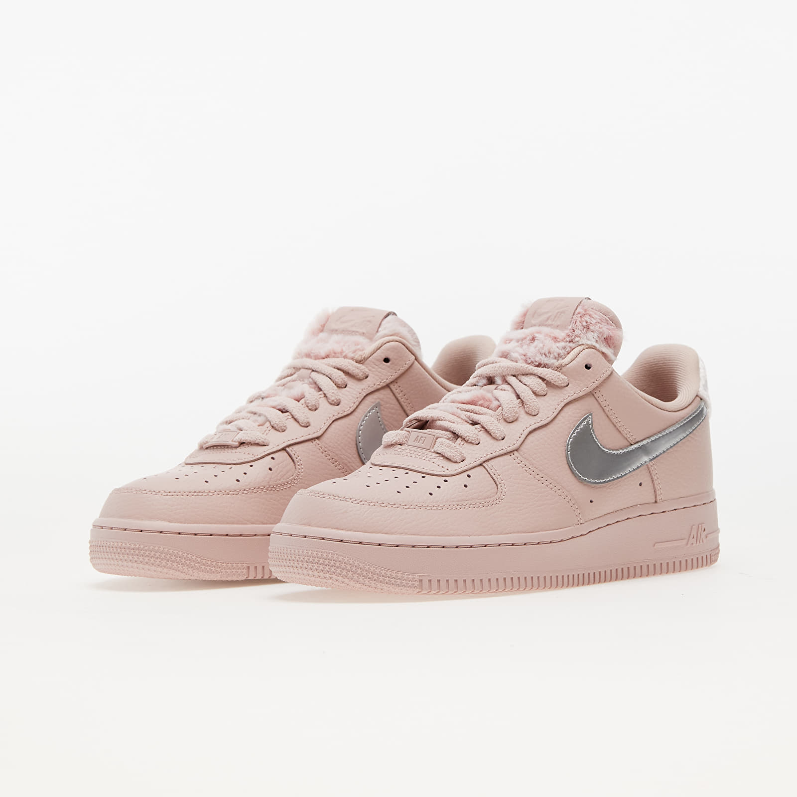 Chaussures et baskets femme Nike W Air Force 1 07 Pink Oxford Metallic Silver Cedar Footshop