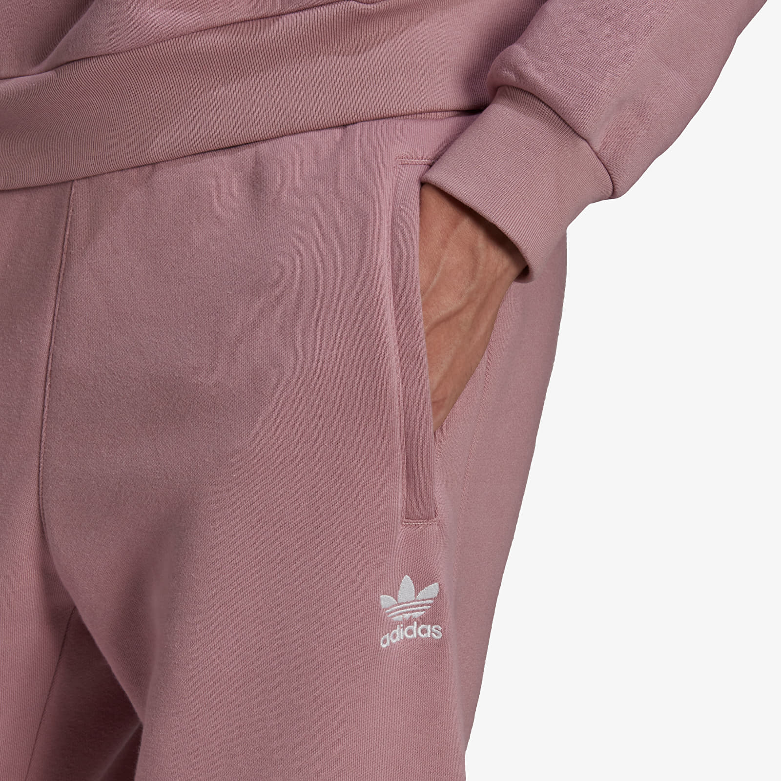 Pantaloni și blugi adidas Essentials C Pants Magic Mauve