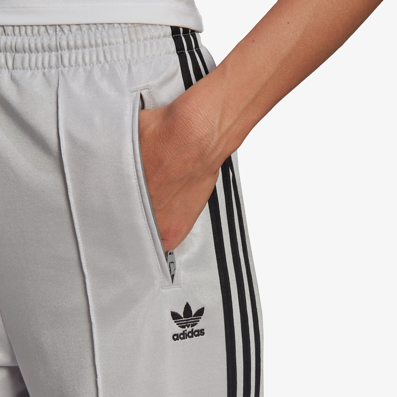 Outfit pantaloni adidas new arrivals
