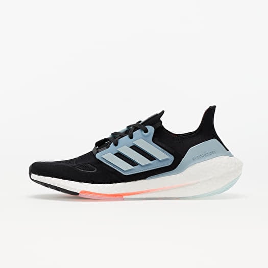 adidas UltraBOOST 22