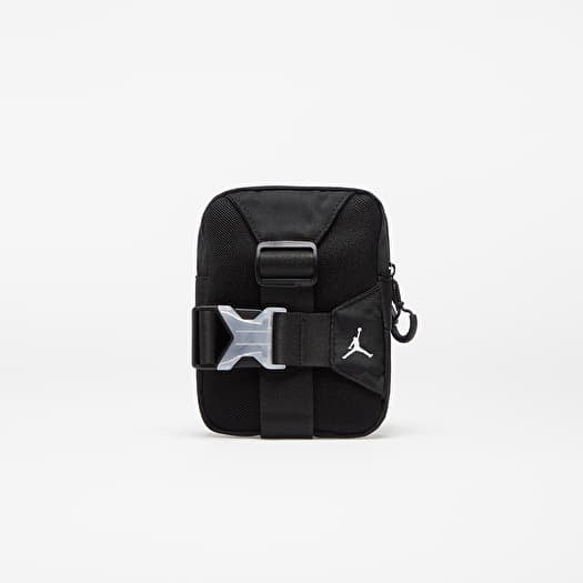 【NIKE】Jordan Hip Bag (1L) ☆ クロスボディ お出かけも楽ちん Jordan Hip Bag (1L). Nike JP