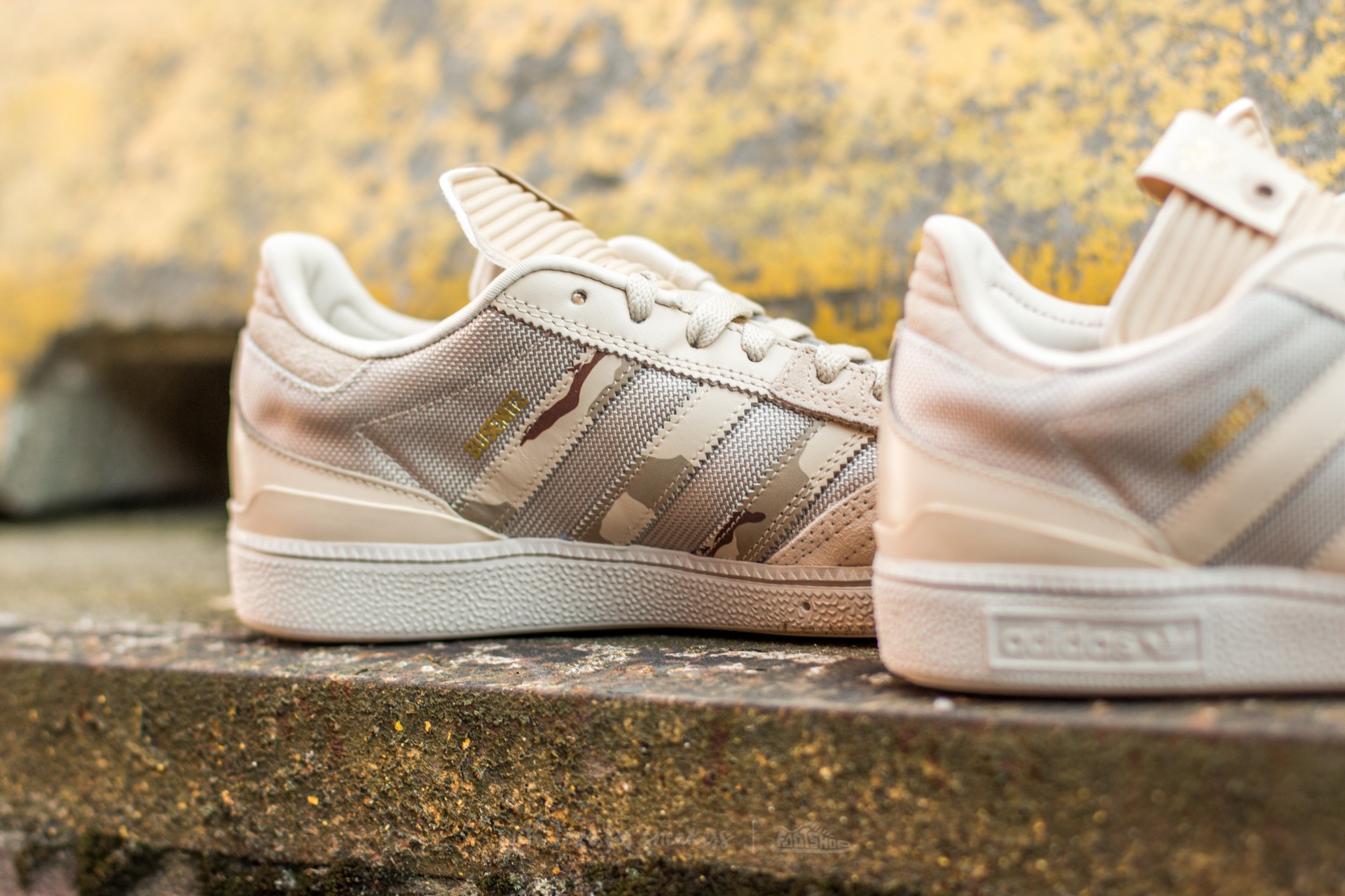 Zapatillas Hombre adidas x Undefeated Busenitz Dune/ Dune/ Gold Metalic