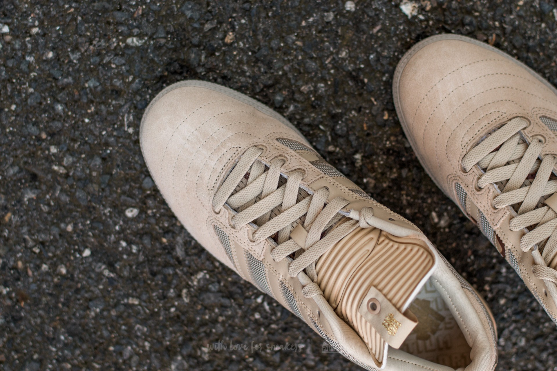 Zapatillas Hombre adidas x Undefeated Busenitz Dune/ Dune/ Gold Metalic