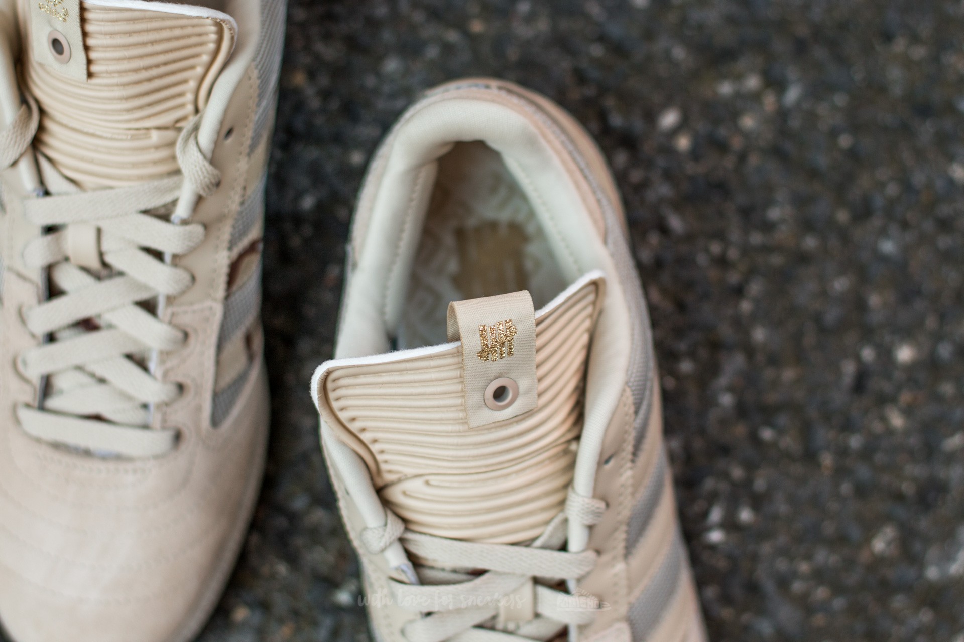 Zapatillas Hombre adidas x Undefeated Busenitz Dune/ Dune/ Gold Metalic