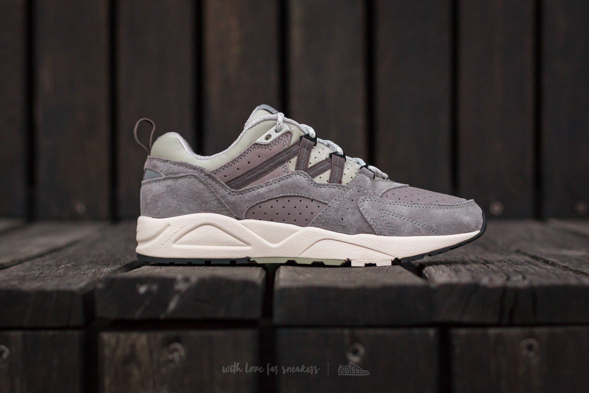 Pánské tenisky a boty Karhu Fusion 2.0 Wet Weather/ Swamp