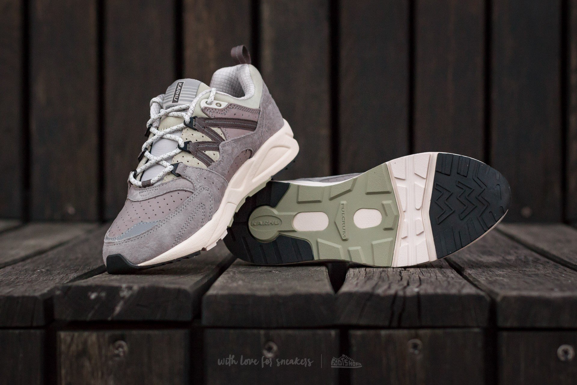 Pánské tenisky a boty Karhu Fusion 2.0 Wet Weather/ Swamp