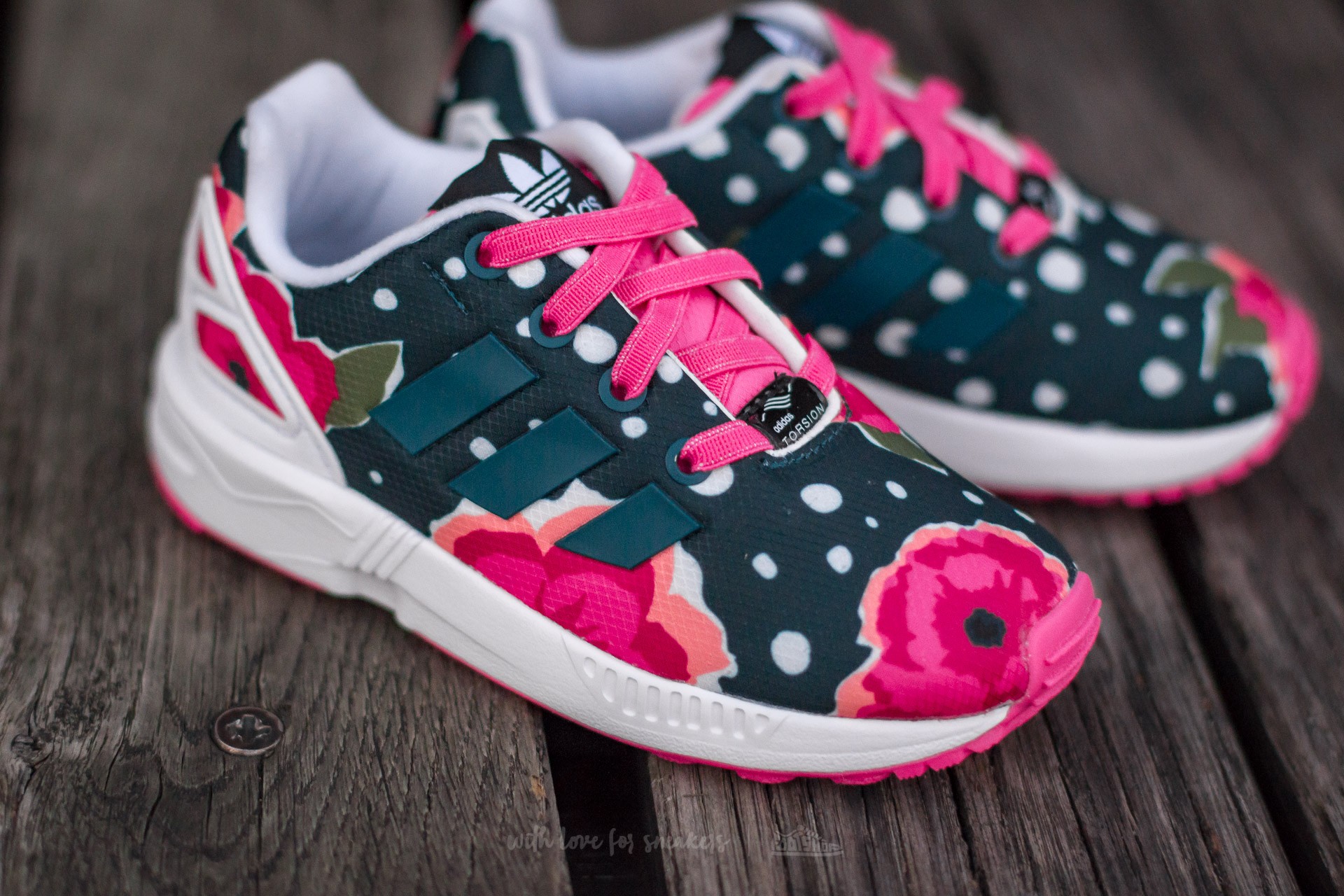 Kids sneakers and shoes adidas ZX Flux EL I Shock Pink Ftw White