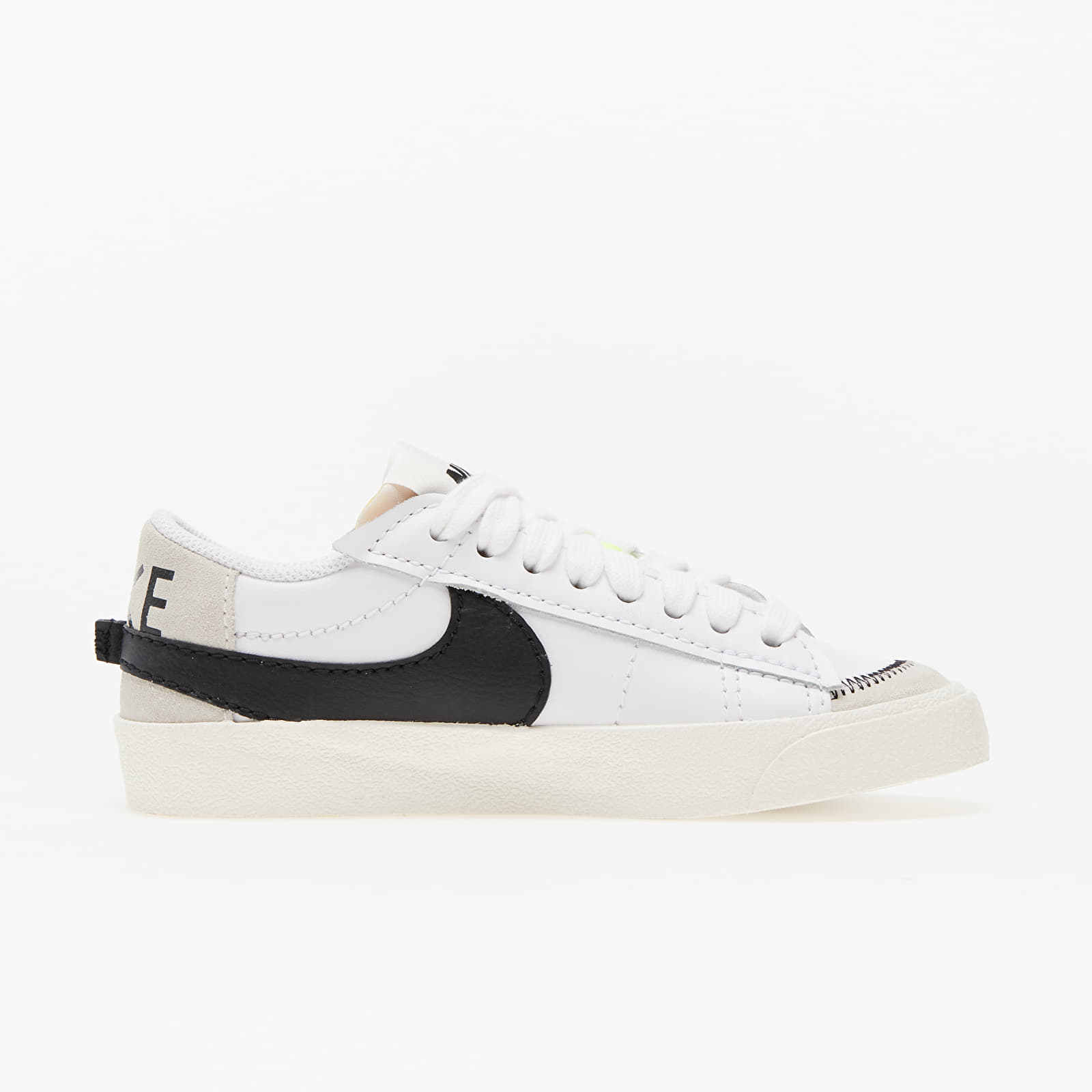 Γυναικεία παπούτσια Nike W Blazer Low '77 Jumbo White/ Black-White-Sail