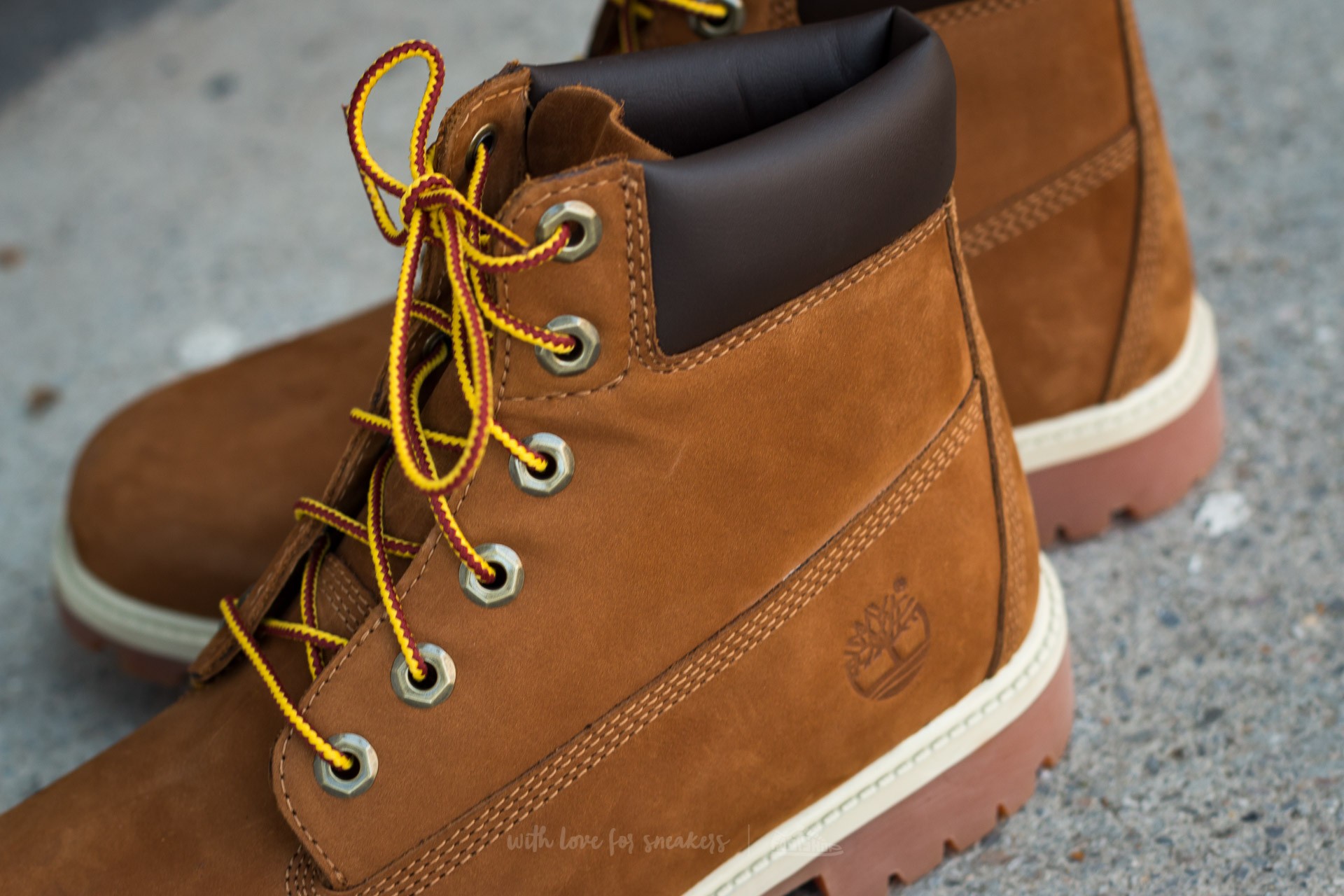 Rust nubuck timberland womens discount