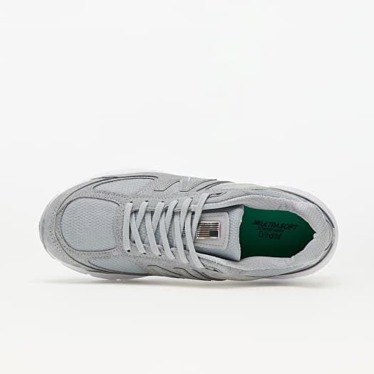 New Balance 990V5