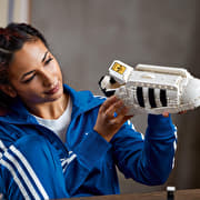 ハッピィ Bringing the Lego 10282 Adidas Originals Superstar to life