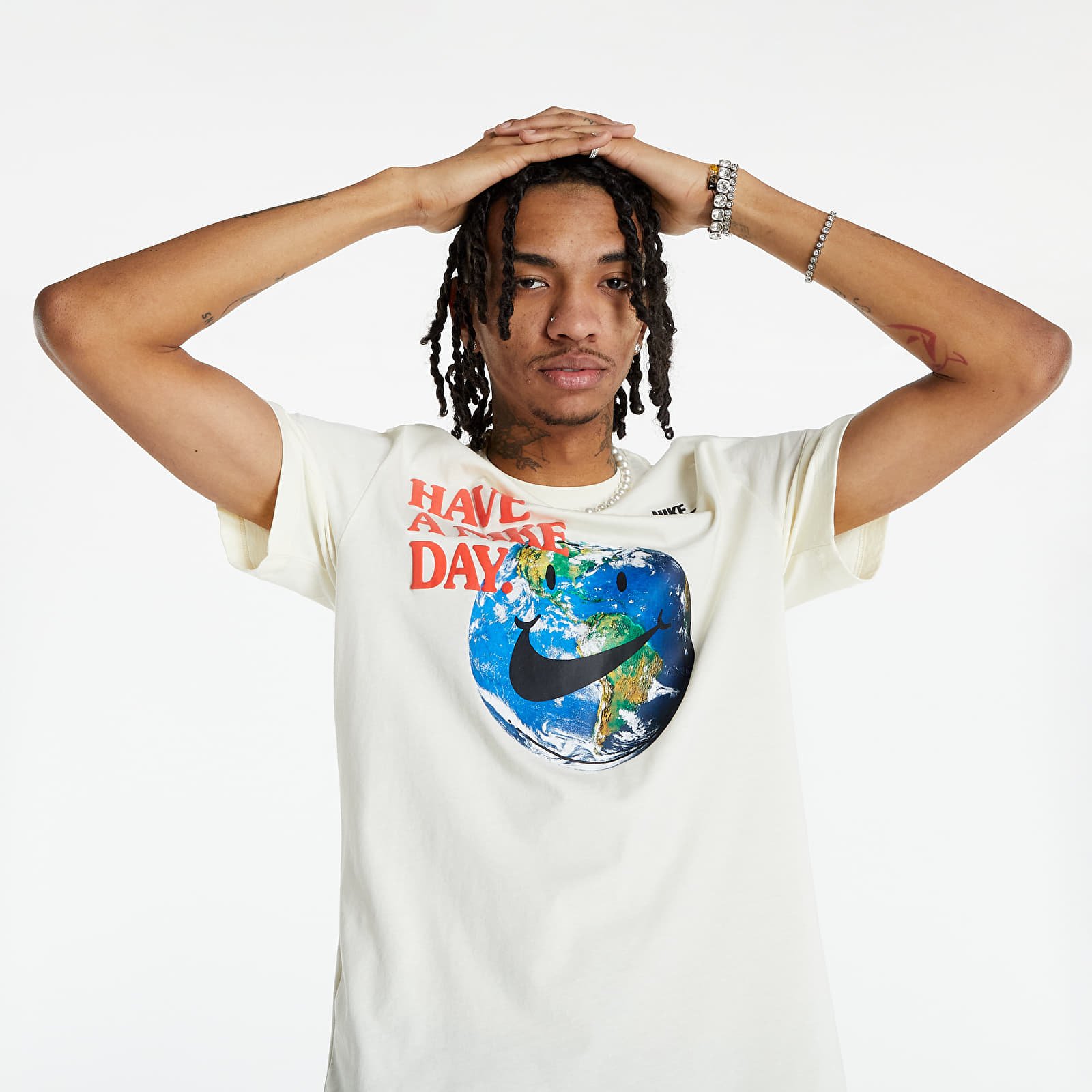 T shirts Nike NSW Men s T Shirt Coconut Milk Footshop