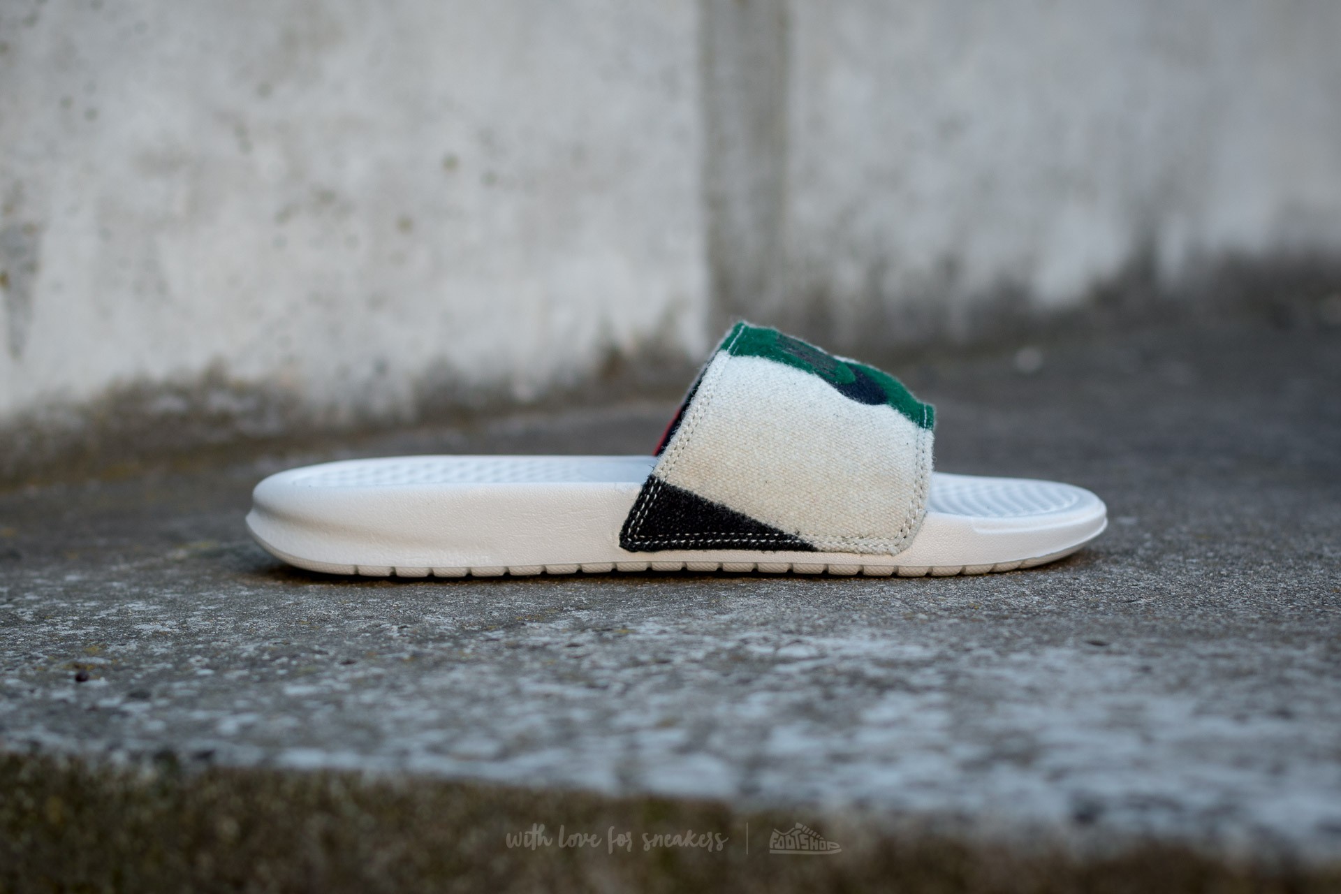 Herren Sneaker und Schuhe Nike x Pendleton Benassi JDI NP QS Off White/ Black