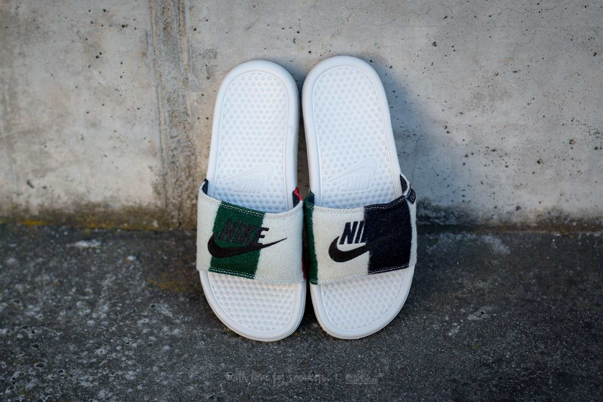 Herren Sneaker und Schuhe Nike x Pendleton Benassi JDI NP QS Off White/ Black
