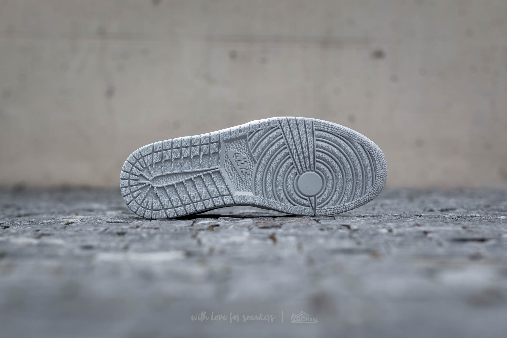 Men's shoes Air Jordan 1 Mid Pure Platinum/ White-Metallic Silver-Black