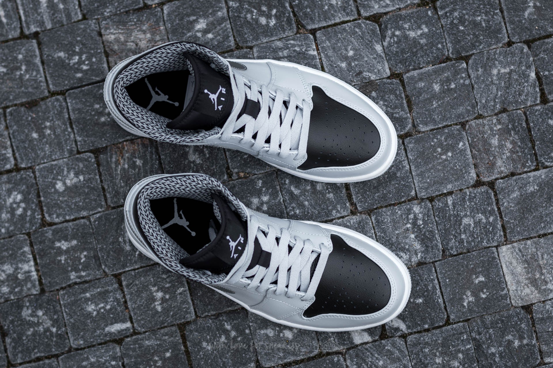 Men's shoes Air Jordan 1 Mid Pure Platinum/ White-Metallic Silver-Black