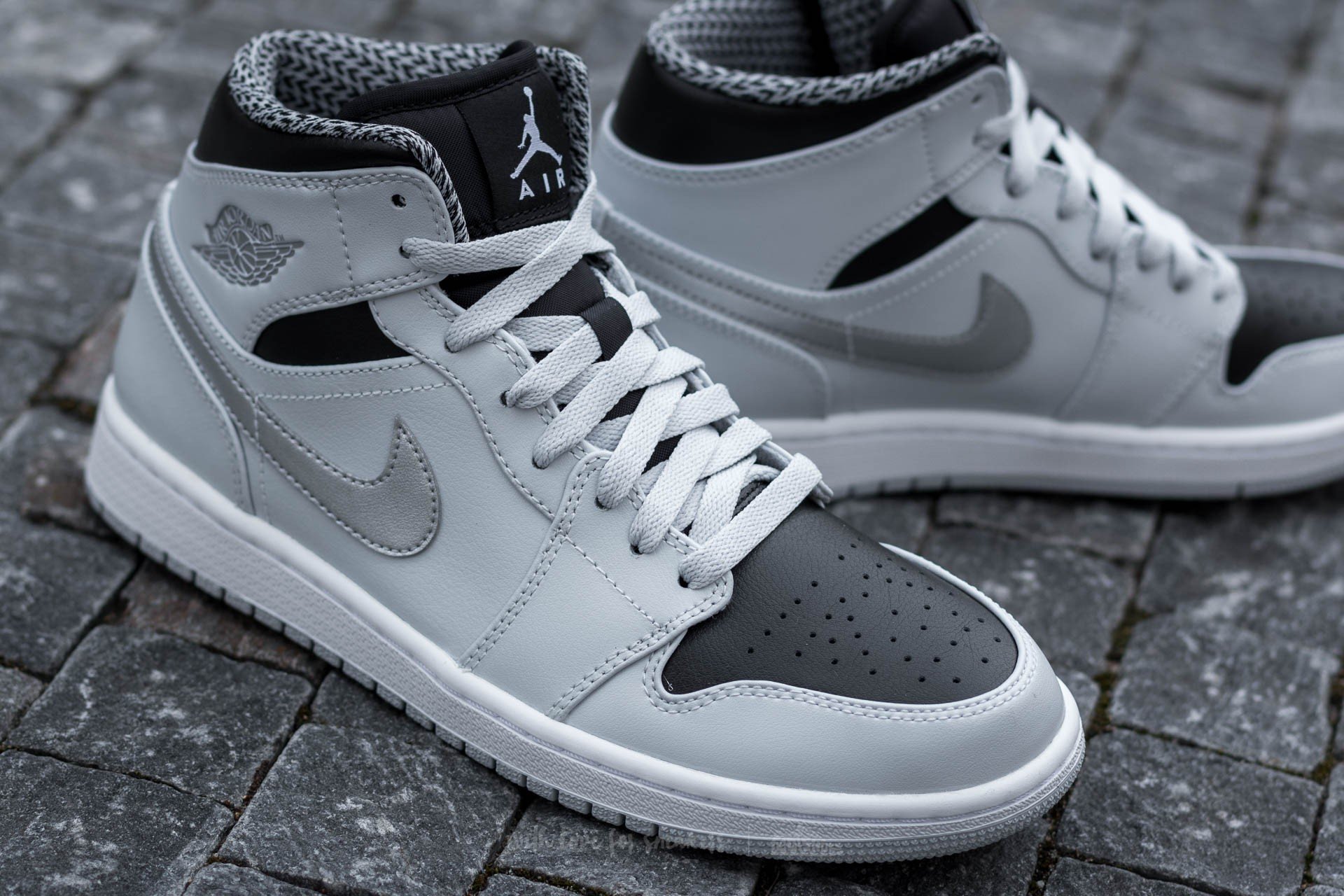 Men s shoes Air Jordan 1 Mid Pure Platinum White Metallic Silver