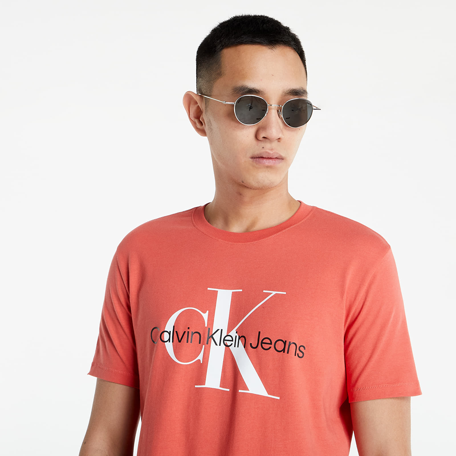 Calvin klein jeans t shirt red sales