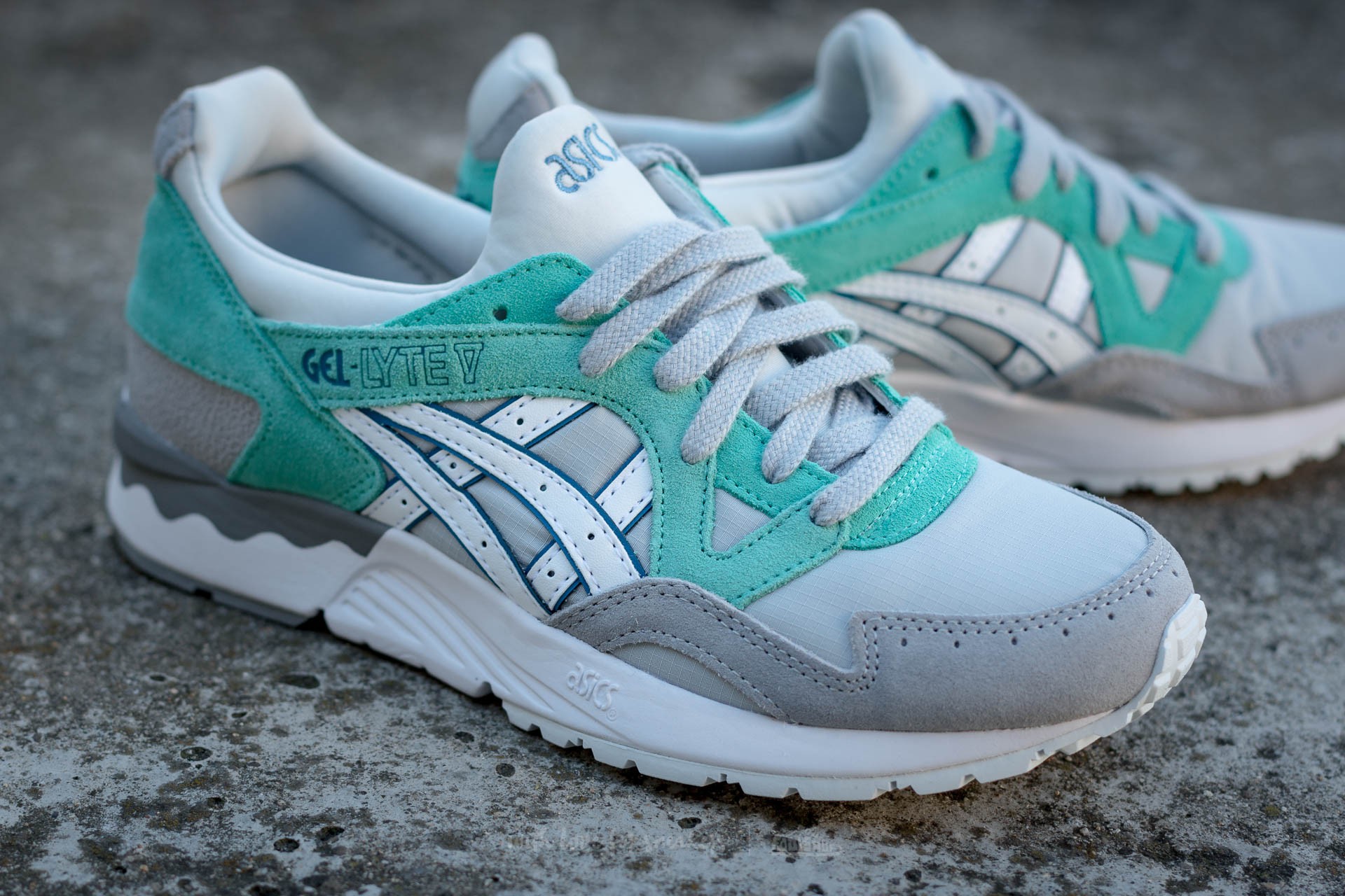 Asics gel lyte v light grey 2025
