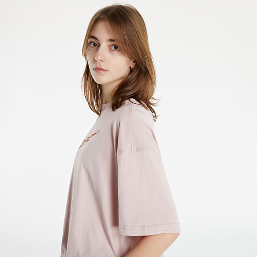 light pink nike shirt womens