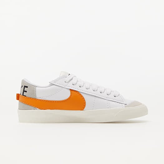 Nike blazer low sneaker white/ fuel orange discount