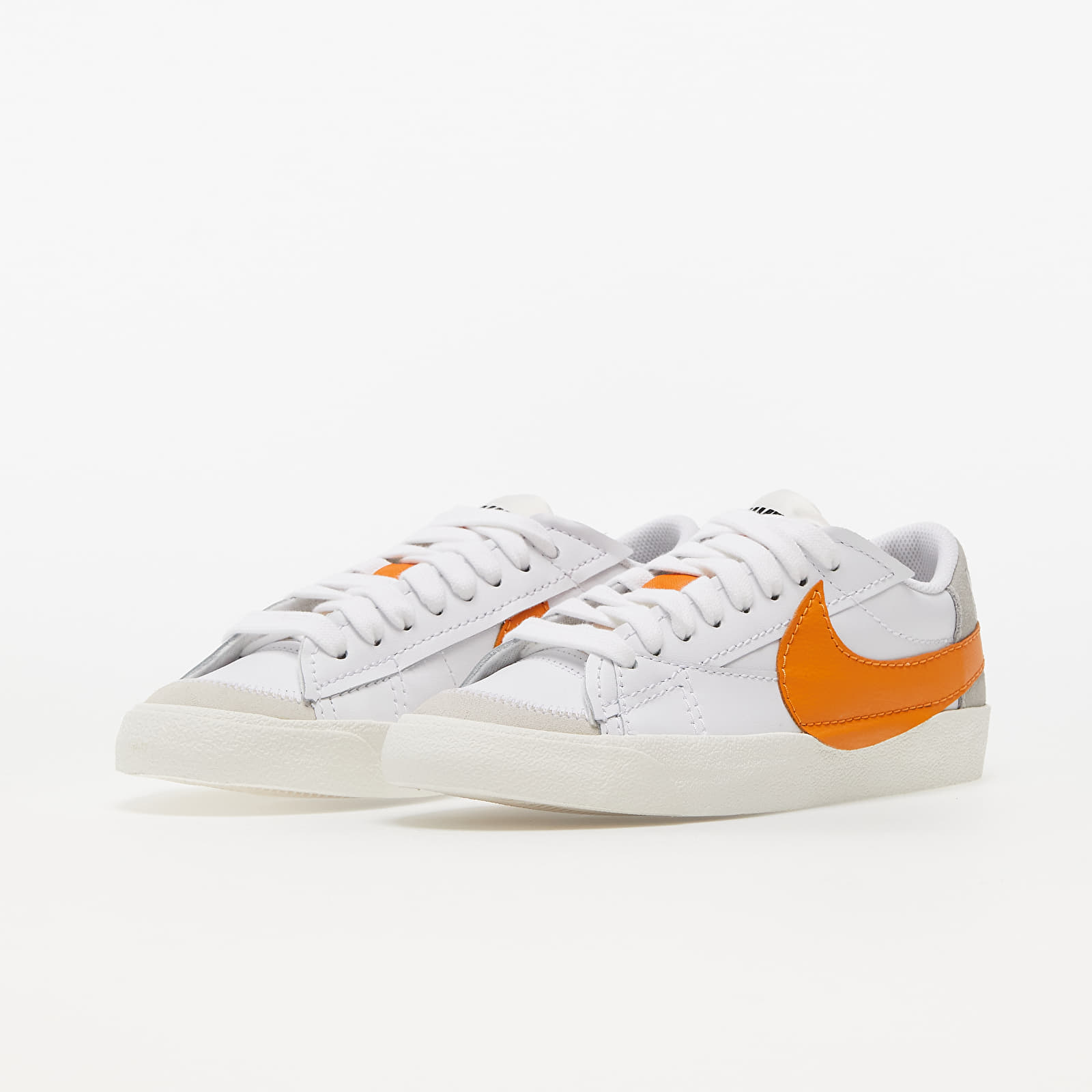 Vyriška avalynė Nike Blazer Low '77 Jumbo White/ Alpha Orange-Grey Fog-Sail