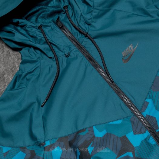 Nike badlands camo shop windbreaker