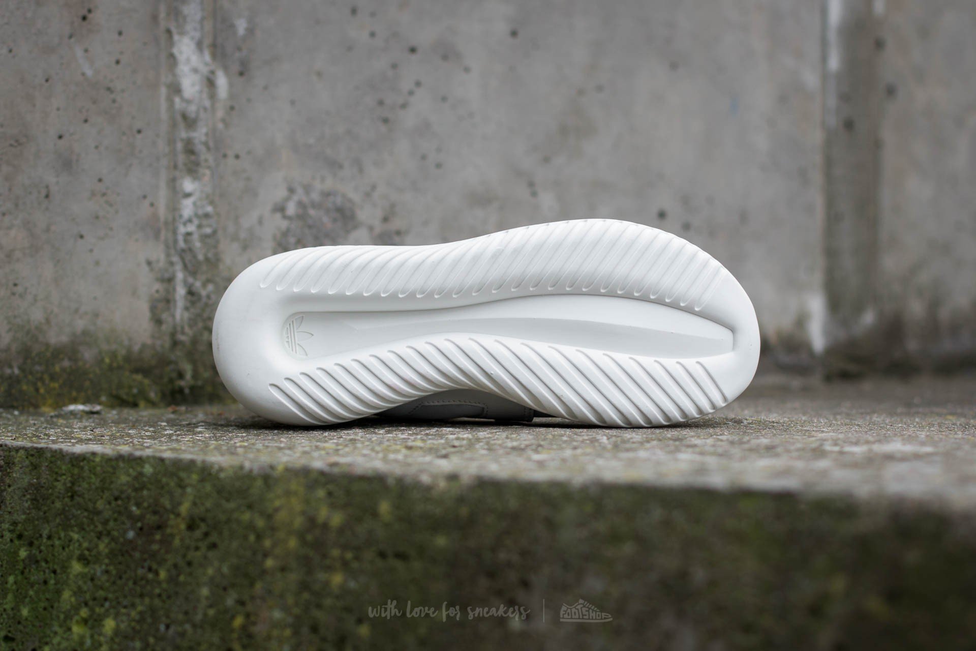 Moteriška avalynė adidas Tubular Defiant W Crystal White/ Crystal White/ Off White
