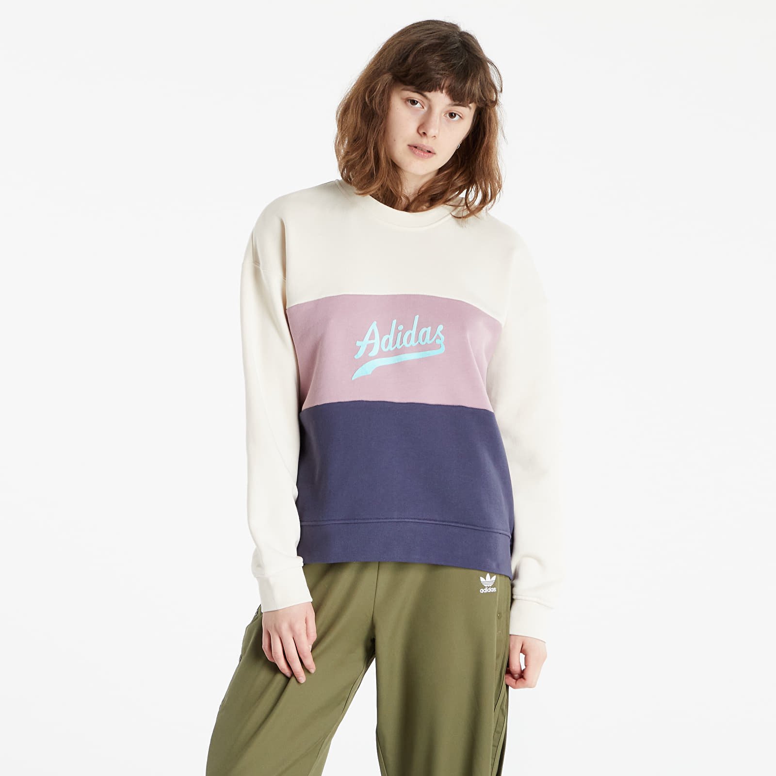 Hupparit ja collegepaidat adidas Sweater Wonder White