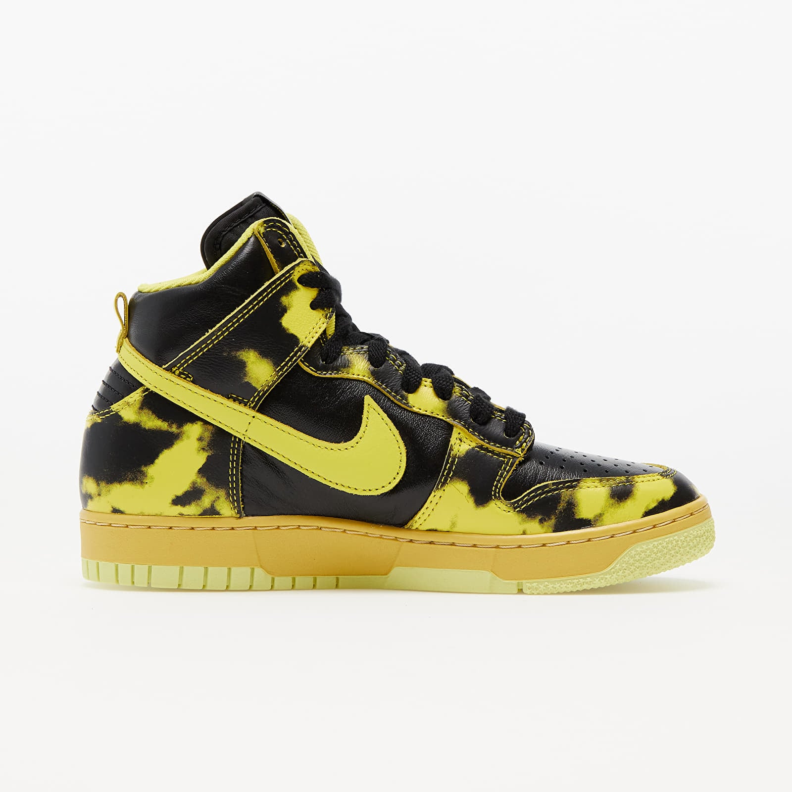 nike dunk high gold