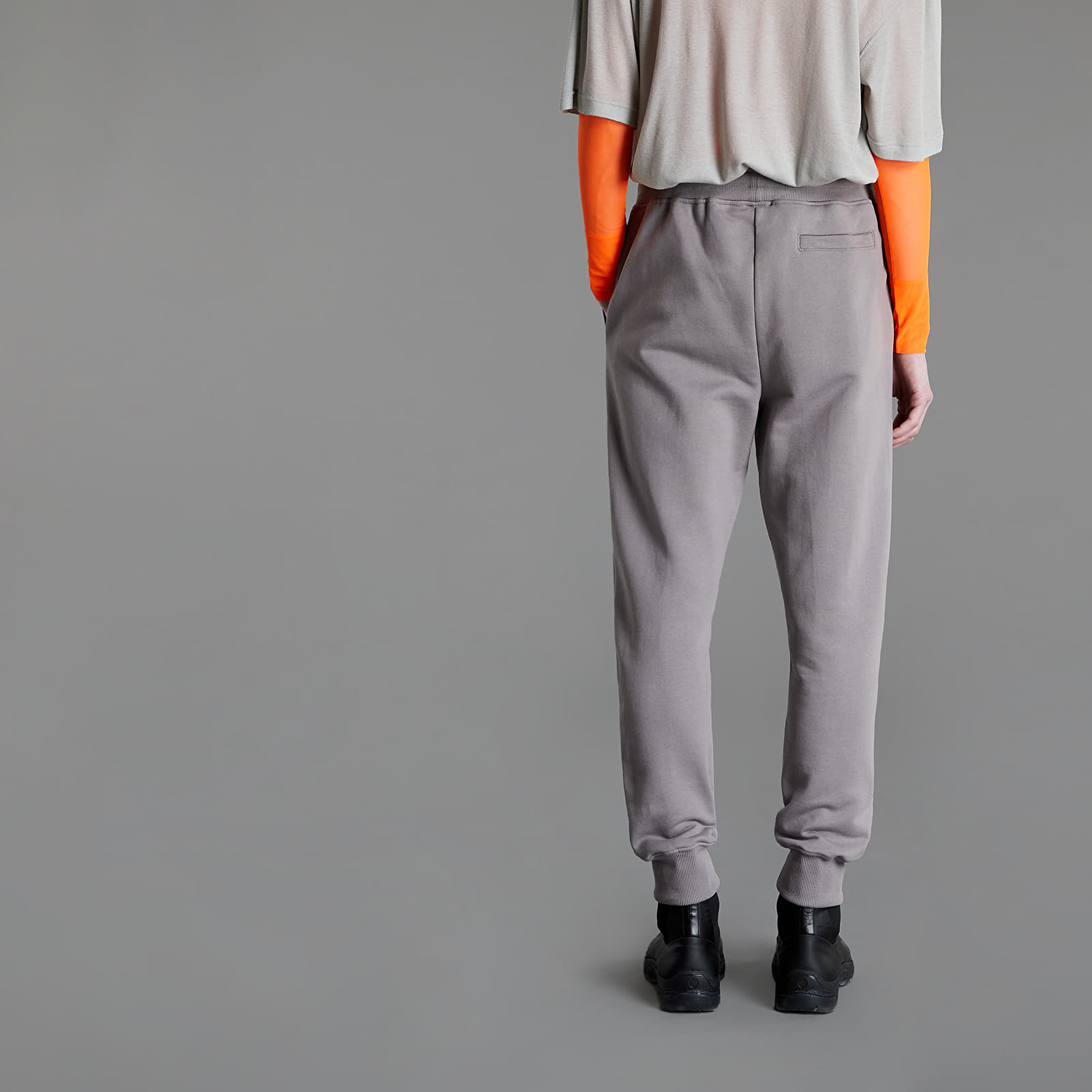 Farmerek és nadrágok A-COLD-WALL* Essential Logo Sweatpants Slate Grey