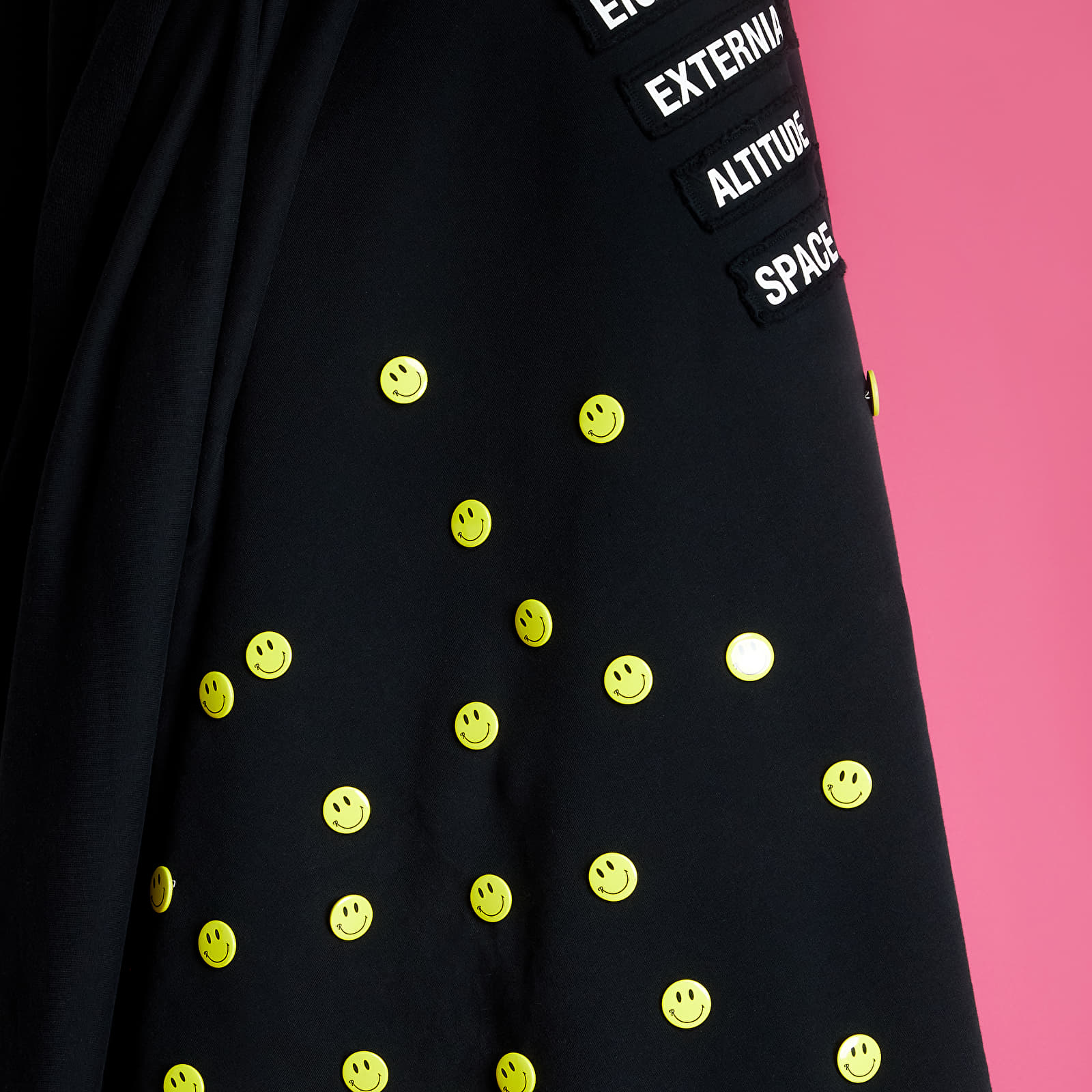 Fashion accessories RAF SIMONS Fleece Blanket With Pins And Badges Black