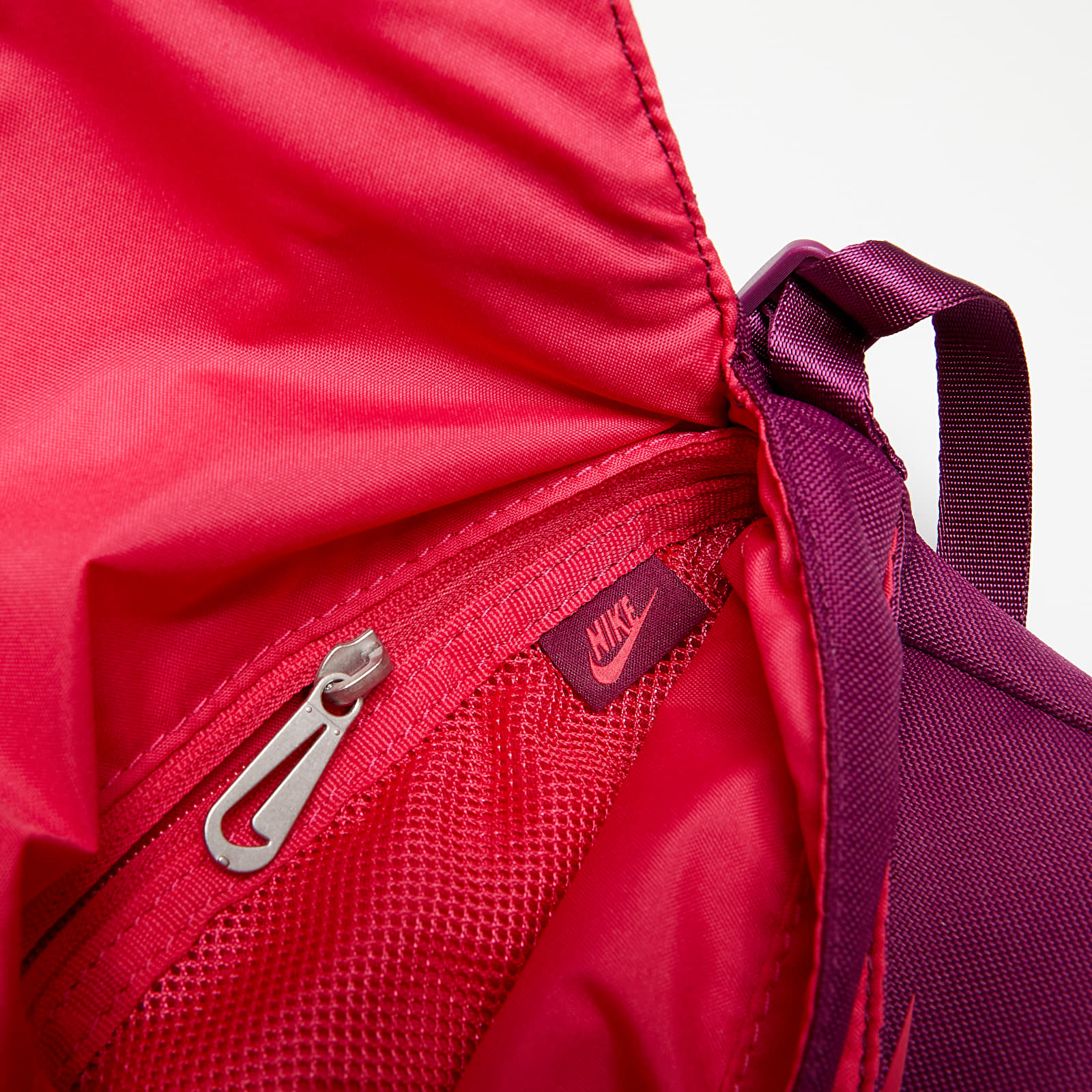 Borse a tracolla Nike NSW Women'S Futura 365 Crossbody Bag Sangria/ Sangria/ Pink Prime
