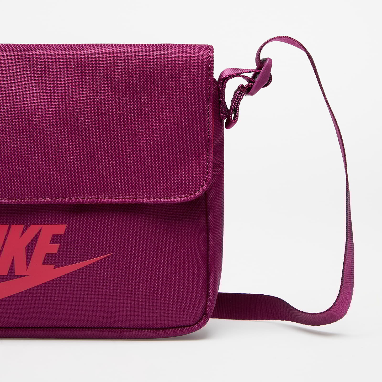 Borse a tracolla Nike NSW Women'S Futura 365 Crossbody Bag Sangria/ Sangria/ Pink Prime
