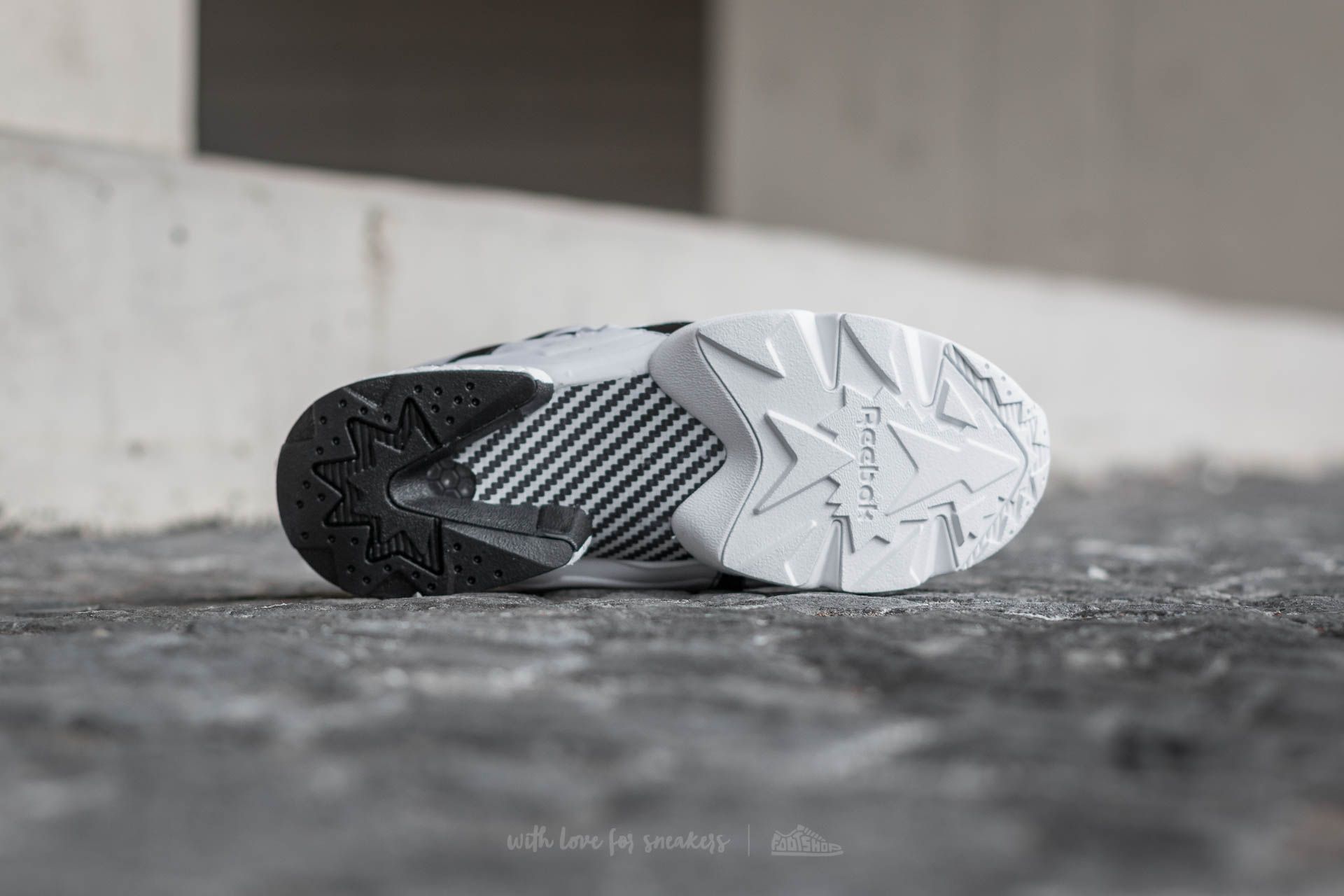 Pánske tenisky a topánky Reebok Instapump Fury OB x Future White/ Black