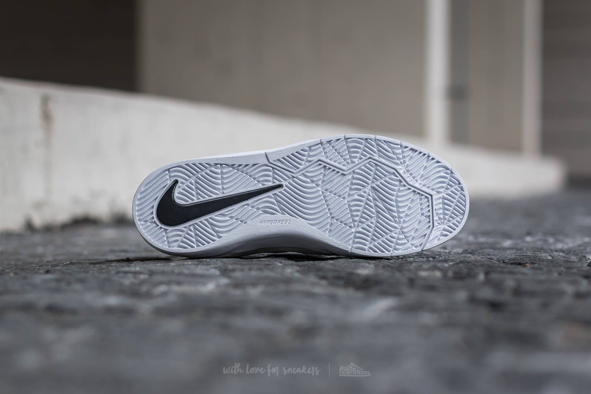 Încălțăminte și sneakerși pentru bărbați Nike Stefan Janoski Hyperfeel XT Summit White/ Ember Glow-Black