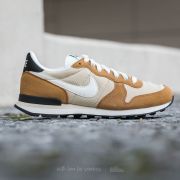 Nike internationalist zwart goud hot sale