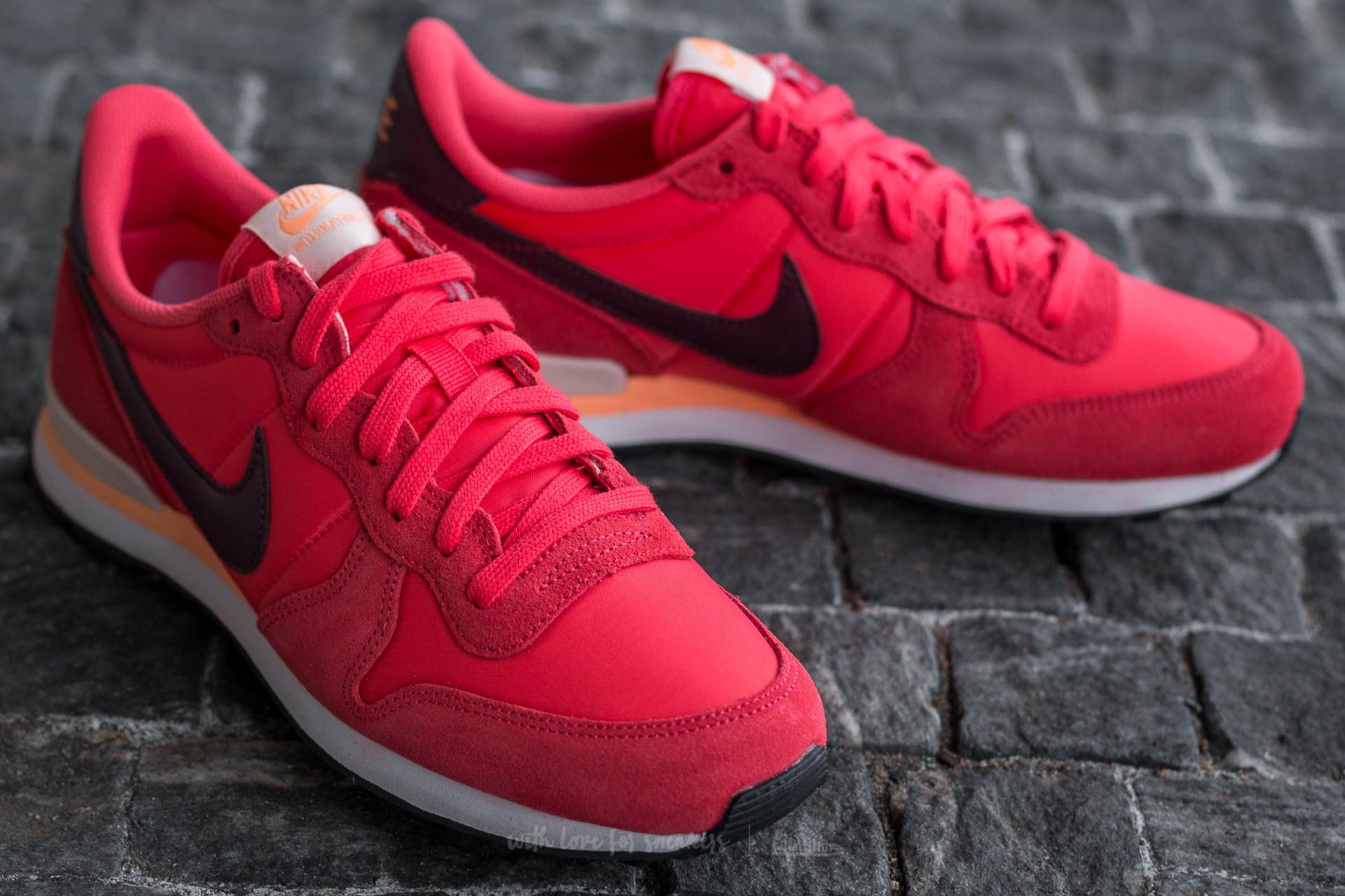 nike internationalist 2018