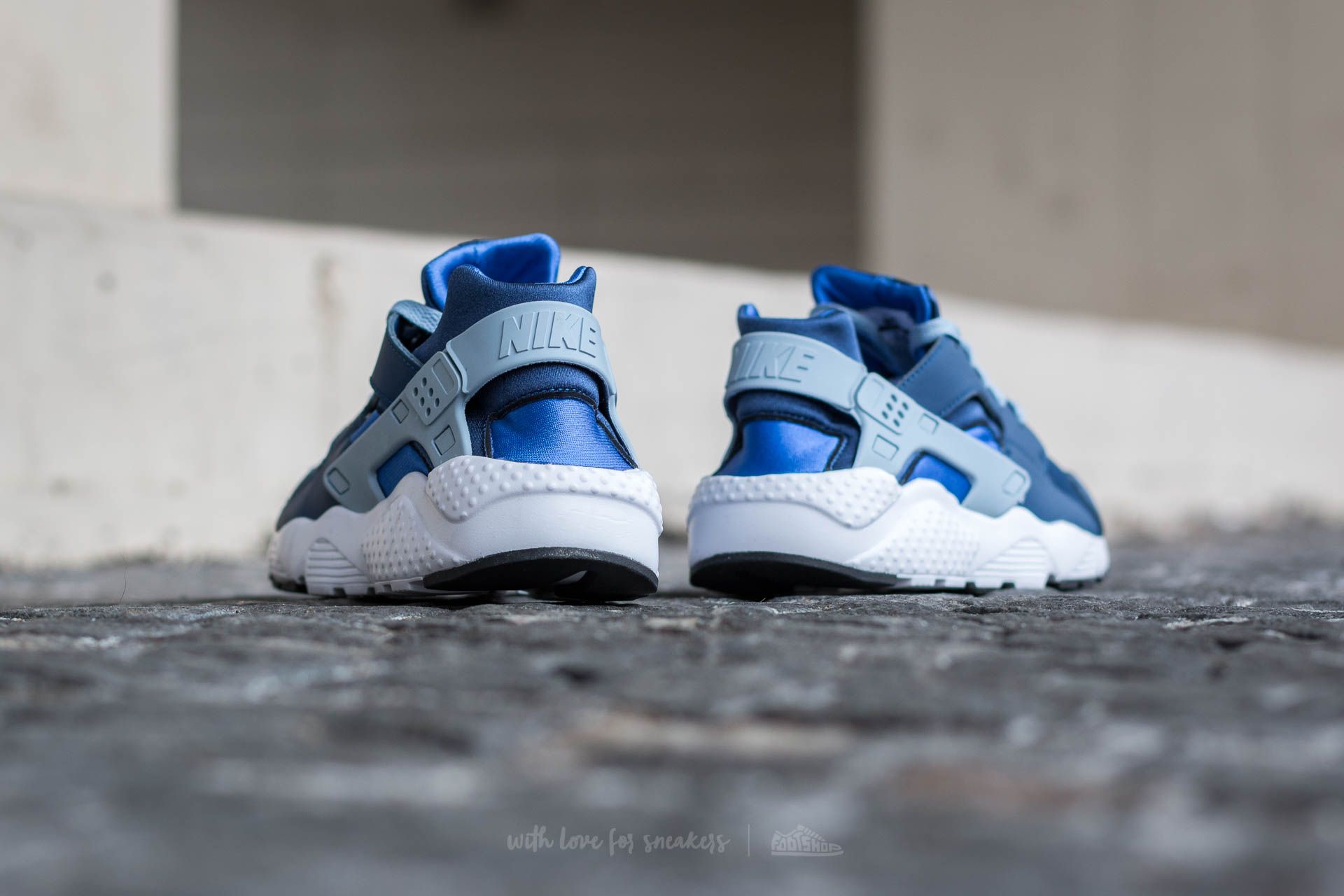 Nike air hot sale huarache blue grey