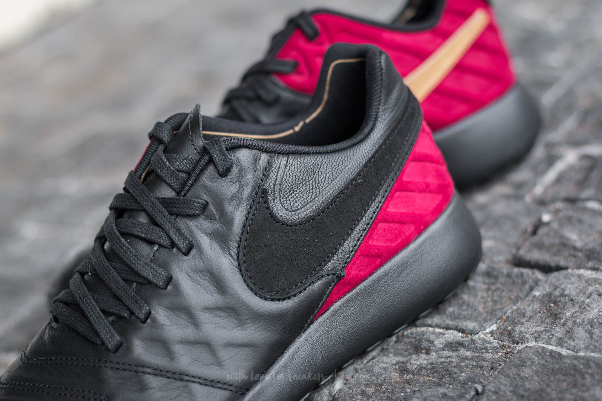 Men s shoes Nike Roshe Tiempo VI FC Black Black Team Red Footshop