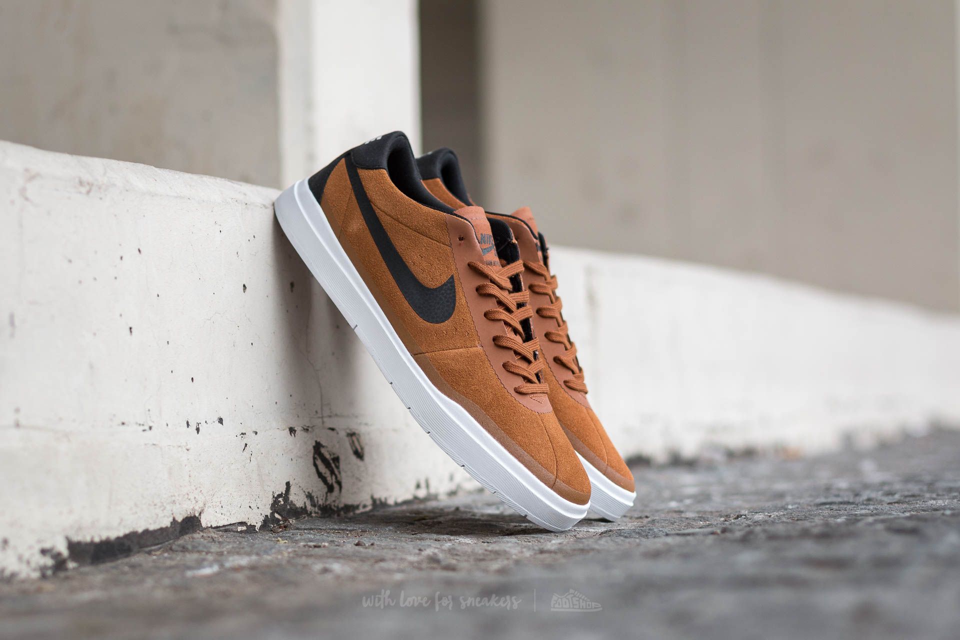 Men s shoes Nike Bruin SB Hyperfeel Hazelnut Black White Footshop