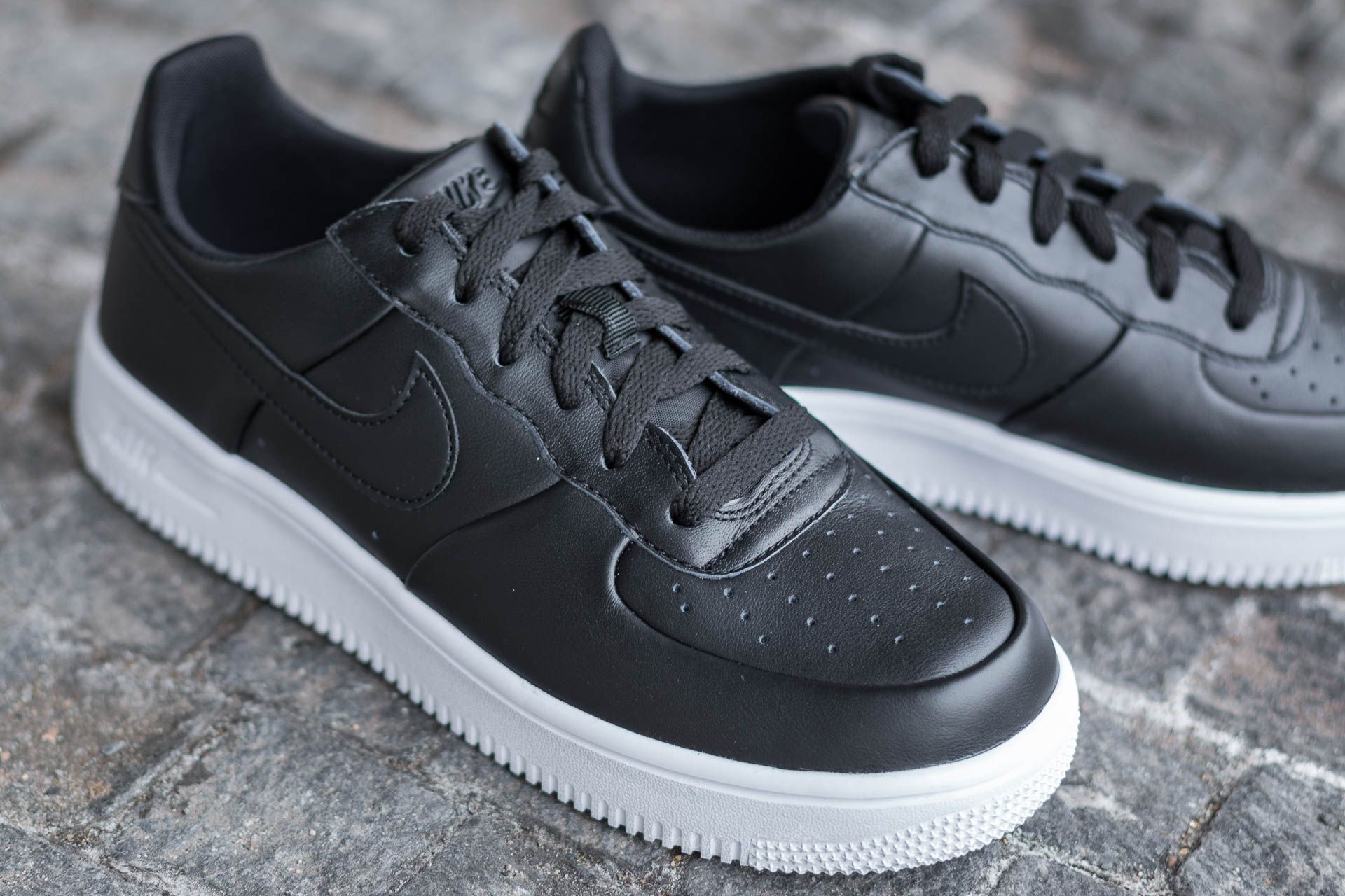 Nike air force best sale 1 ultraforce low black