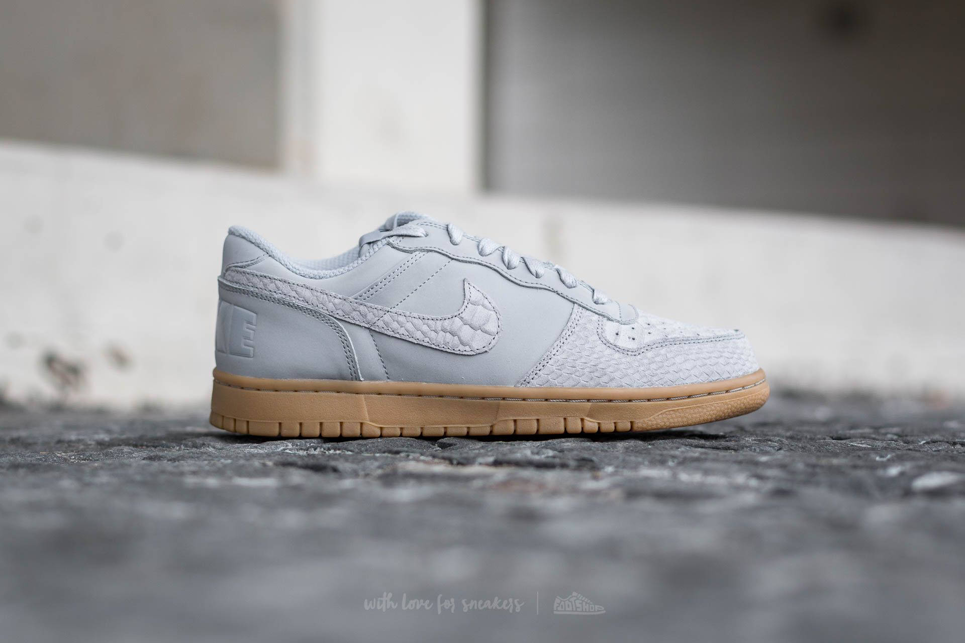 Nike big low lux sales
