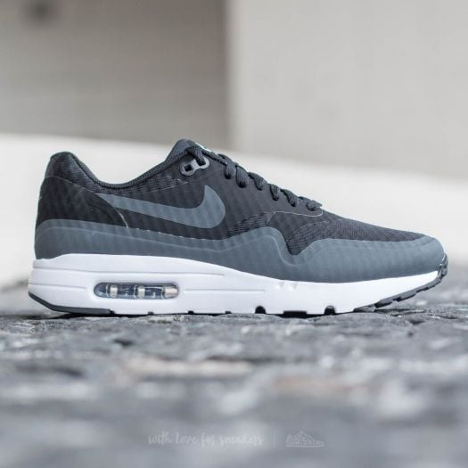 Nike Air Max 1 Ultra Essential