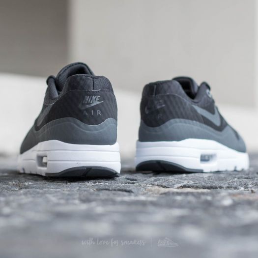 Nike Air Max 1 Ultra Essential