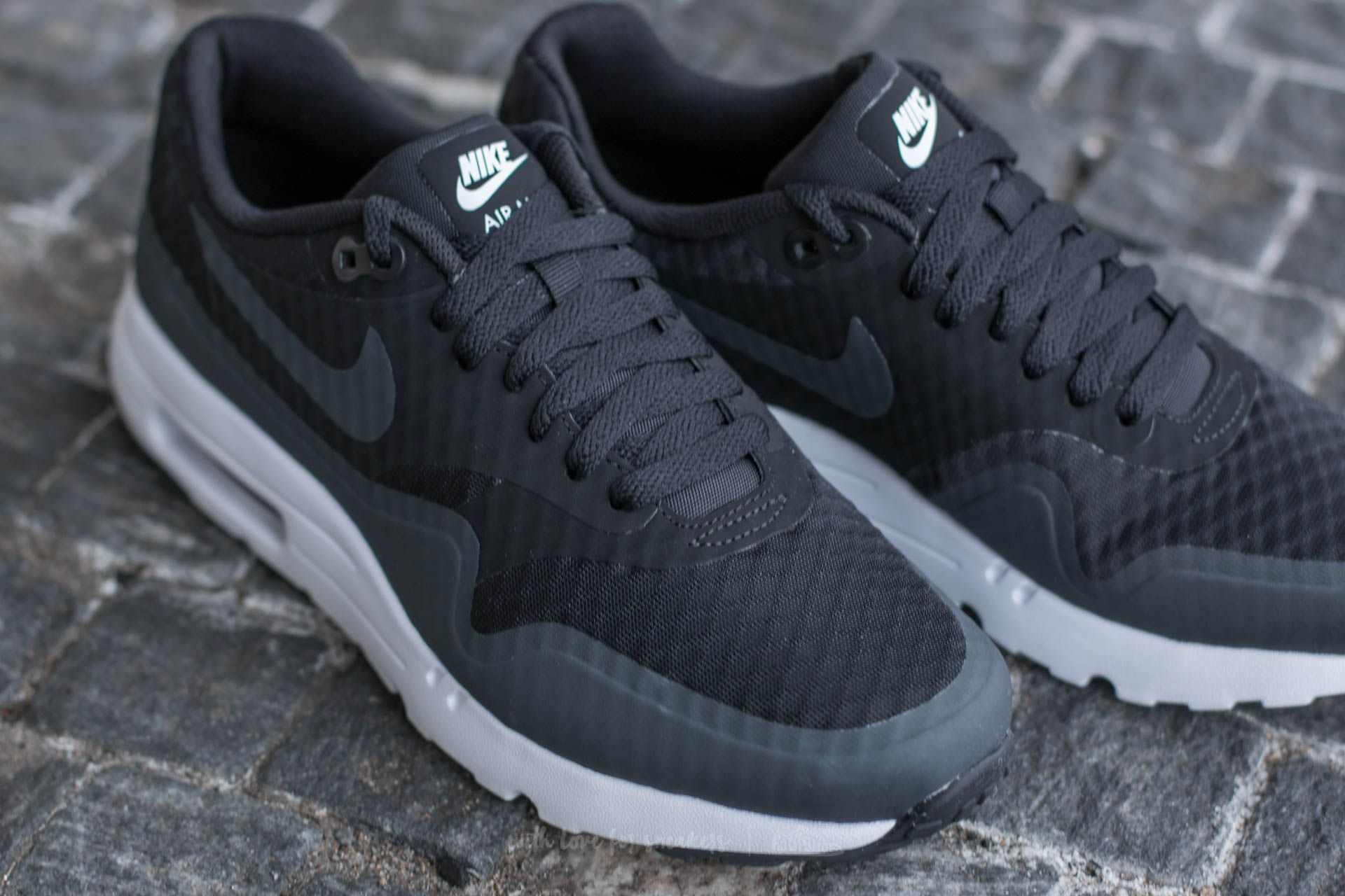 Air max 9 ultra 2. essential black and white cheap