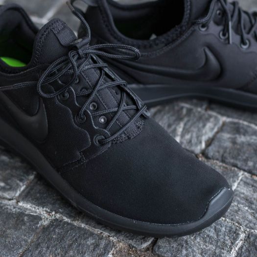 All black 2025 nike roshe 2