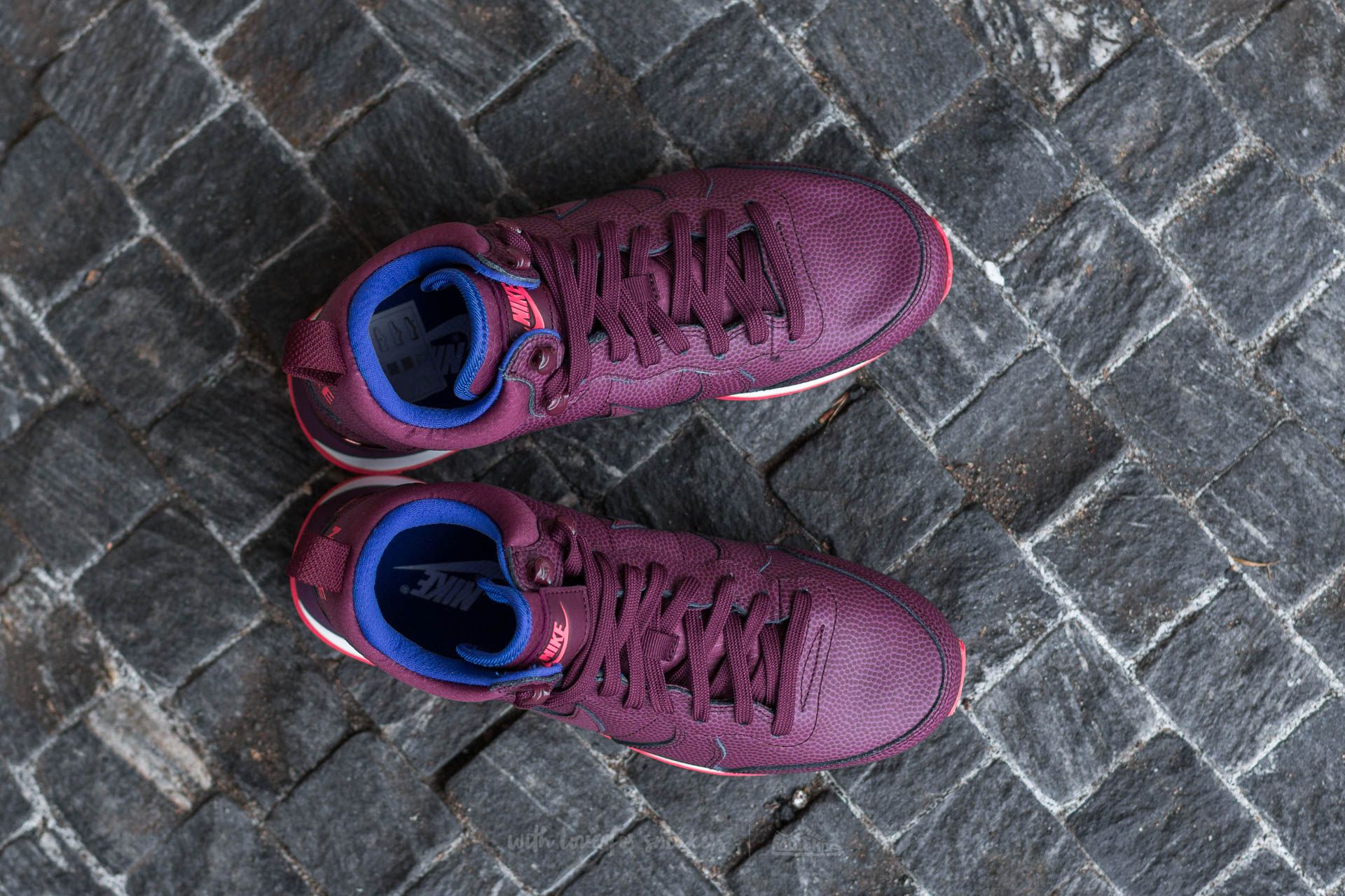 Scarpe donna Nike W Internationalist Mid Leather Night Maroon/ Night Maroon-Ember