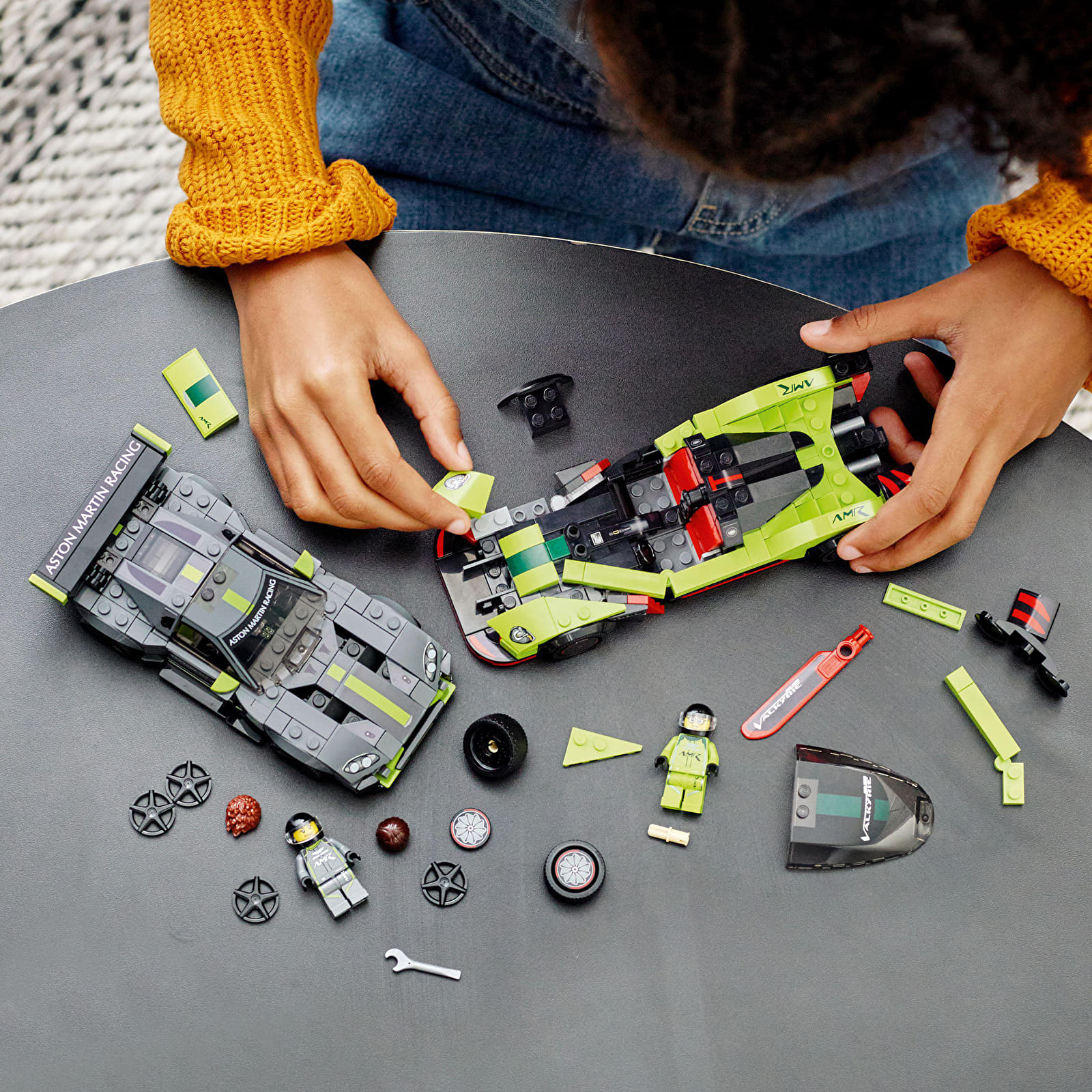 Andere accessoires LEGO®️ Speed Champions 76910 Aston Martin Valkyrie AMR Pro and Aston Martin Vantage GT3